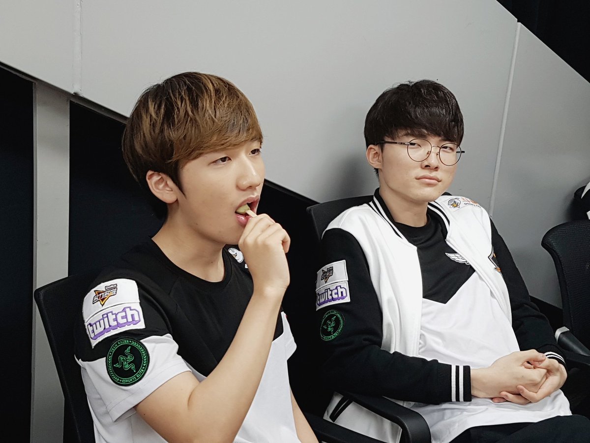 T1LoL's tweet photo. 20170728 #SKTWIN 😉 https://t.co/a3tIWxAclg