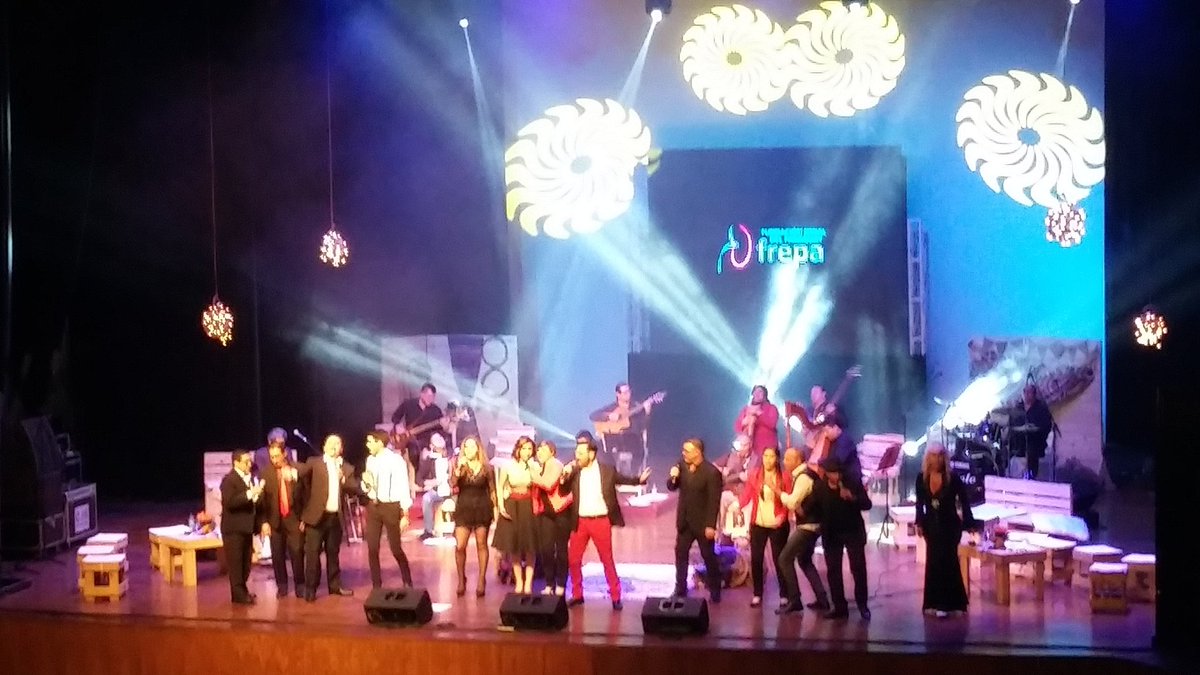 frepapy's tweet photo. Gracias a todas las personas q nos apoyaron. Artistas de Primer Nivel en nuestra Gala Anual 2017! 
#FrepaPy nos UNE https://t.co/MTpTkMgoWv