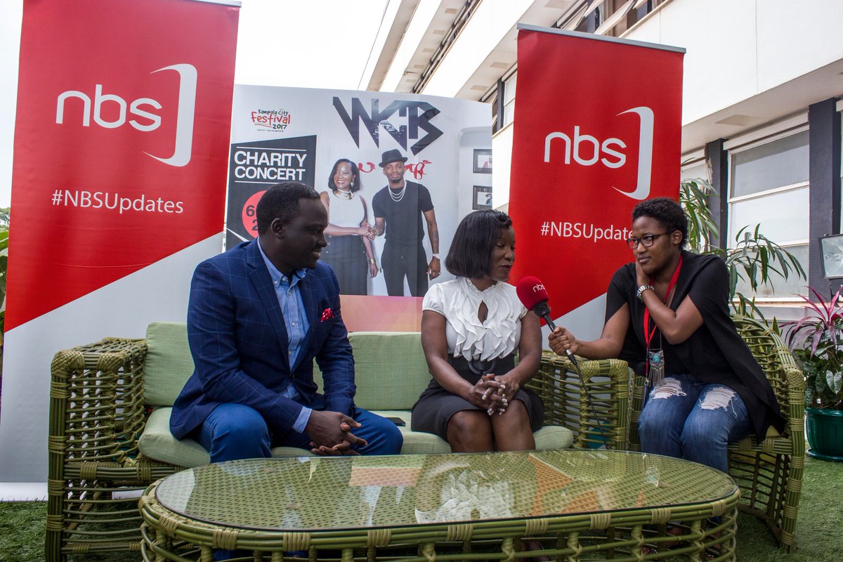 Fireliglntfi's tweet photo. @nbstv contributes UGX 500,000,000 to the @KlaCityFestival
Inset:
#NBStv CEO @KKariisa and CMO @pamadongo with @KCCAED
#NBSUpdates https://t.co/fcdUqF0lW4
