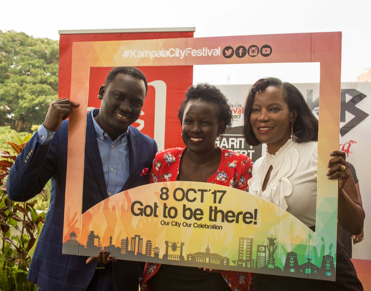 Fireliglntfi's tweet photo. @nbstv contributes UGX 500,000,000 to the @KlaCityFestival
Inset:
#NBStv CEO @KKariisa and CMO @pamadongo with @KCCAED
#NBSUpdates https://t.co/fcdUqF0lW4