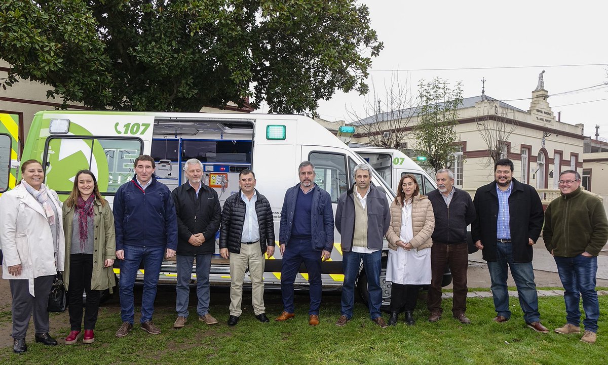 BertellysHernan's tweet photo. Recibimos de Provincia dos nuevas ambulancias para el Hospital Pintos. Fortalecemos el cuidado de la salud de nuestros vecinos. #PrimeroAzul https://t.co/ouApRPOSes