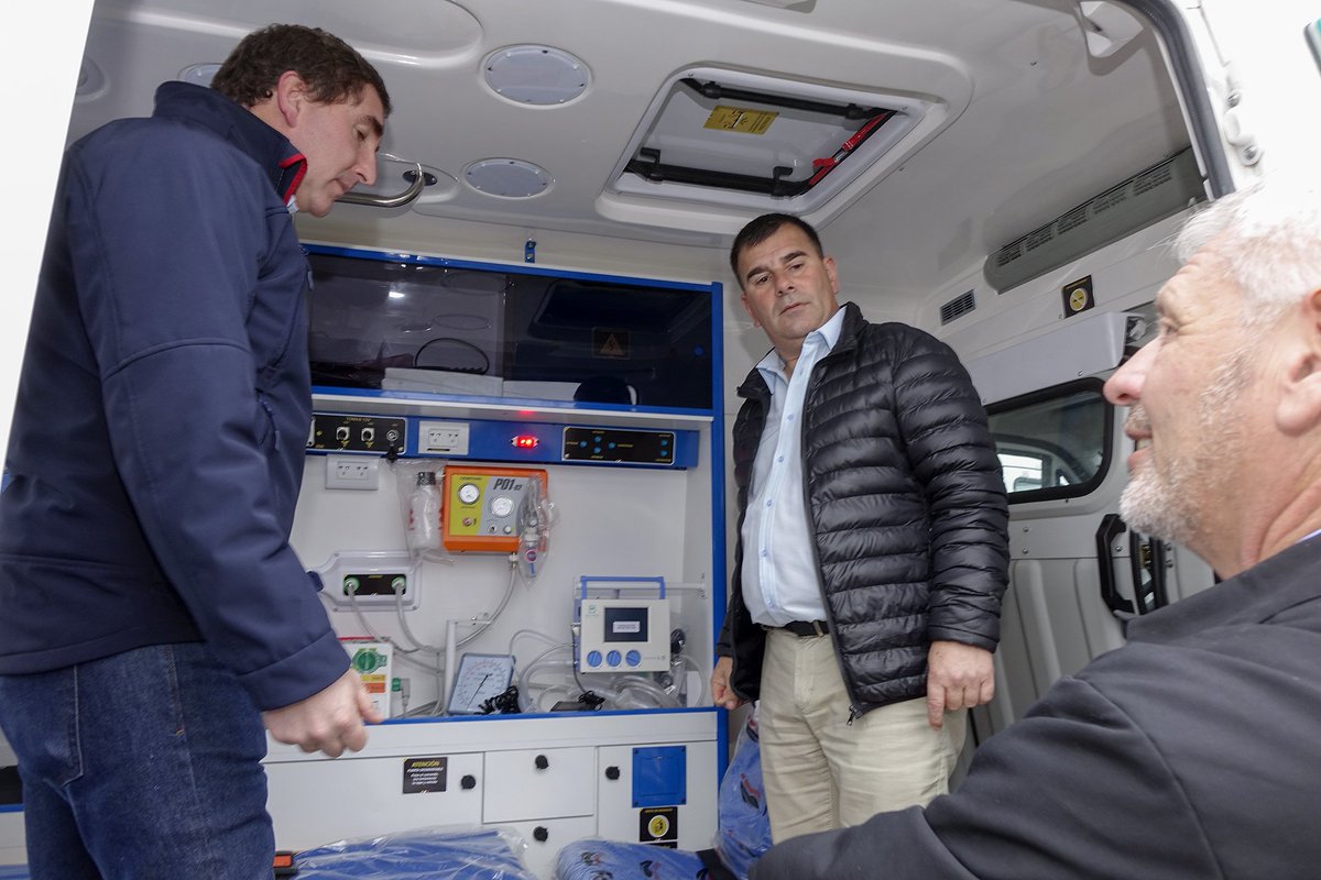 BertellysHernan's tweet photo. Recibimos de Provincia dos nuevas ambulancias para el Hospital Pintos. Fortalecemos el cuidado de la salud de nuestros vecinos. #PrimeroAzul https://t.co/ouApRPOSes