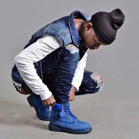 KinosonicEnt's tweet photo. @moflavadj @METROFMSA kindly meet our boy @SkinieBlooToei wit hez new hot single #Fabuloso 🎤🔥💪🏼👉🏿 https://t.co/p26BnEWXwb https://t.co/WUoZosmetI