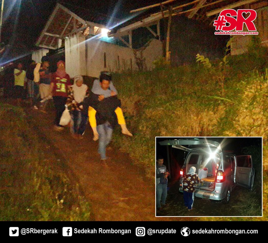 AzepBima's tweet photo. @SRbergerak Kurir #SRbandung menjemput pasien di sebuah desa di Kab. Garut menuju RSHS Bandung. #seman6atmiladSR https://t.co/hm2iUXAEOA