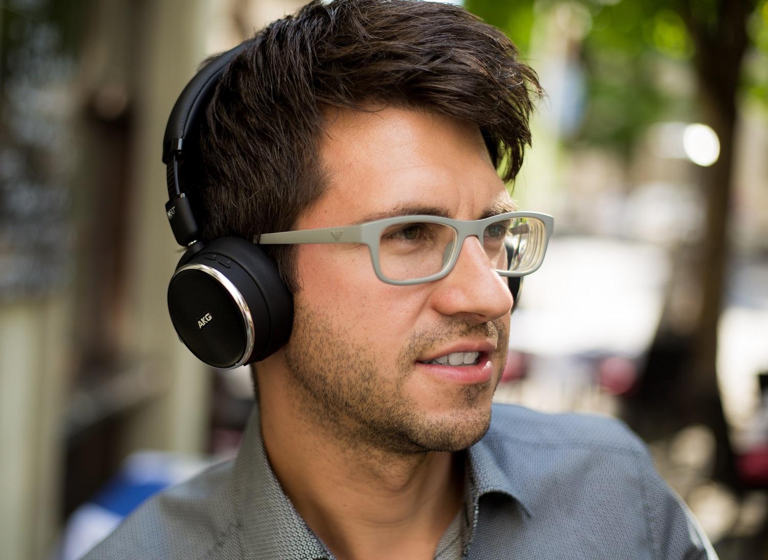 AKG by HARMAN on X Discover new music in a new city or revisit classic tracks in your own neck of the woods w AKG N60NC Wireless. https t PElqkwWuMO https t Z3ASxxXJLa X