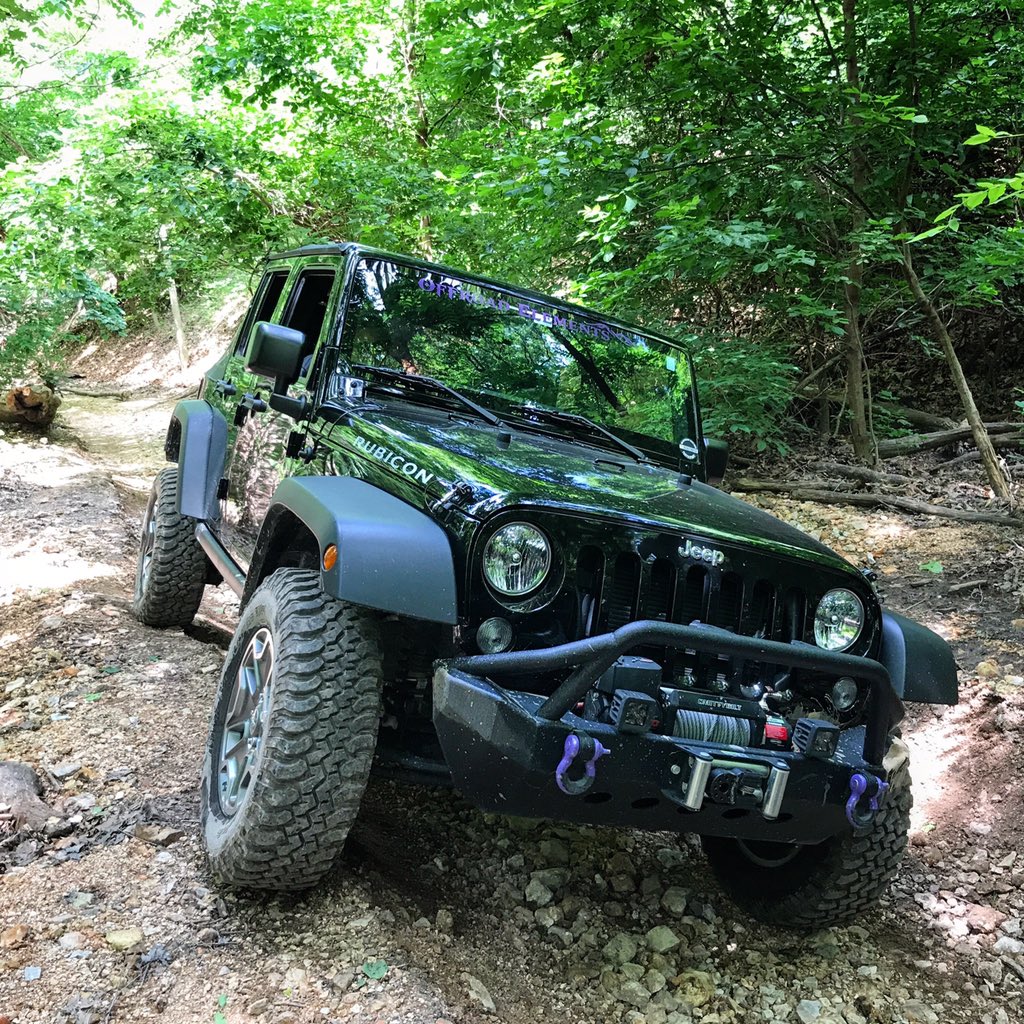 @offroadelements @THEJeepMafia @addictedtojeeps @thefacesofjeep @BonhamChrysler2 @Bestop_Team @BeardedJeeper @soldier32mp @TeraFlex @adamsdriveshaft #FrontEndFriday #TeamOffroadElements 👊🏼