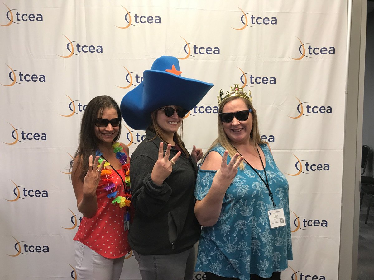 blackspackLOE's tweet photo. So much fun learning together @ Chromebook Academy! Thanks @TCEA!  #breakoutedu #TCEAchromebook  #Good2beLOE https://t.co/IGINgYckmC