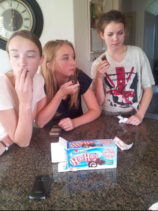 emsimpss's tweet image. Hahahahaha @HHanBan @drannamo can we appreciate my phone also