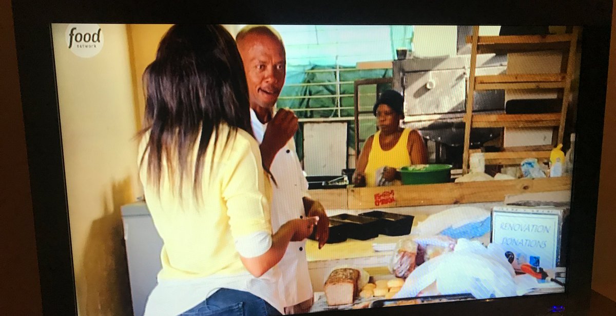 #situationrightnow Enjoying watching <a href="/PaulHollywood/">Paul Hollywood</a> #CityBakes ❤️🍴🥖🍞 Thembile's story so inspiring!! 🙌🏽