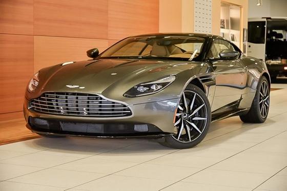 Luxury_carsHQ's tweet photo. 2017 Aston Martin DB11
  Full luxury and power #luxury #car #automotive #amazing https://t.co/YWwOaARfC2
