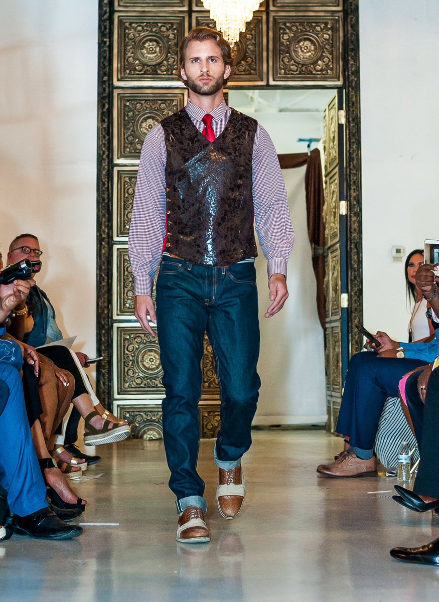 thecluttsagency's tweet photo. A.I.N. runway! Toriell, Cristy, Taylor & Logan did amazing. #cluttsmodels
Photography: Ron Specs
Producer: Willie Johnson https://t.co/i2siVVqw7x