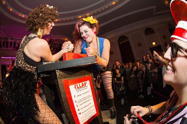 Chicagoist's tweet photo. 15 Of Our Favorite Events In Chicago This Weekend
 https://t.co/x9jaP9URR1 https://t.co/TfHogvgPvn