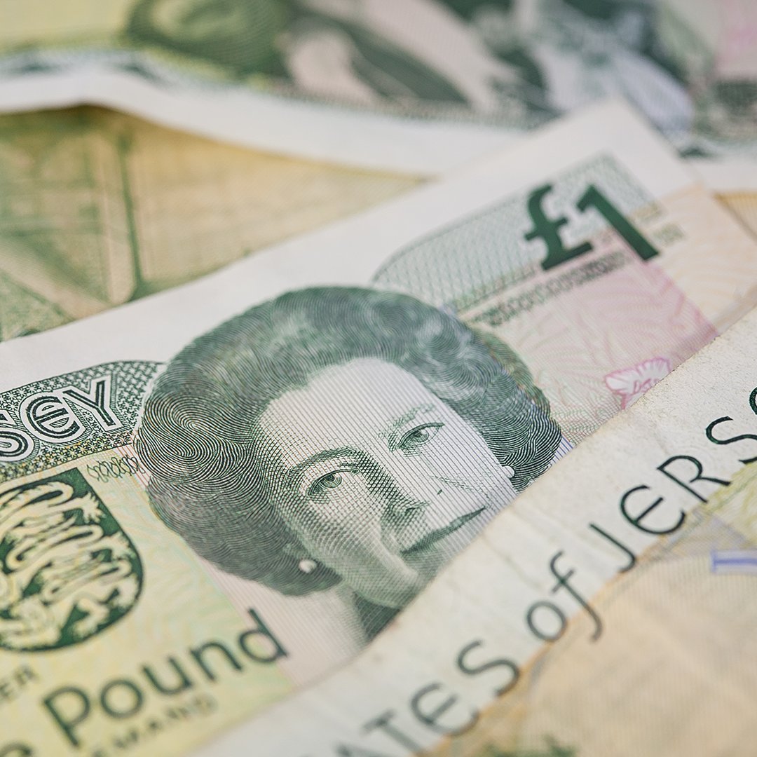 ACIPlastics's tweet image. &quot;Ulster Bank to produce new plastic £5 and £10 notes&quot; #Plastics #TakingOver #PrettyAndPractical ow.ly/kCak30dUbnQ