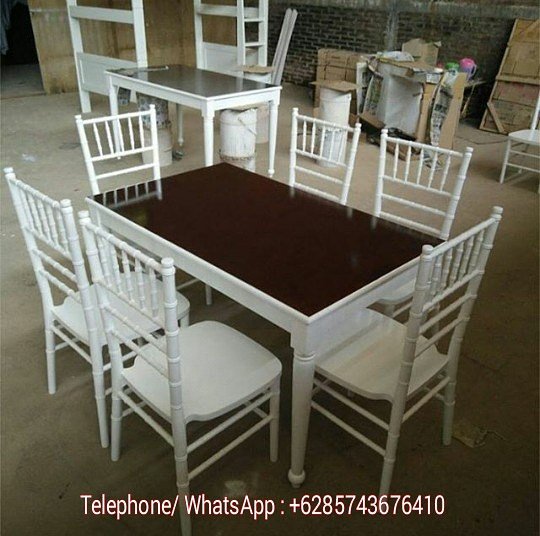 Meja Makan Minimalis Duco Putih tokojatijepara.wordpress.com/2017/07/28/mej…