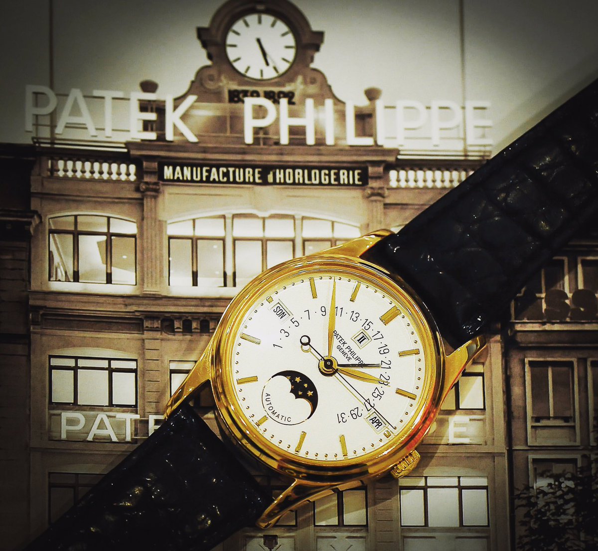 london_machine's tweet photo. Patek Philippe Perpetual 
Calendar 5050J🙌🏼

Full set Available✅
#patekphilippe #5050j #perpetual #calendar #yellow #gold #automatic #watch https://t.co/6FRGQHoyt7