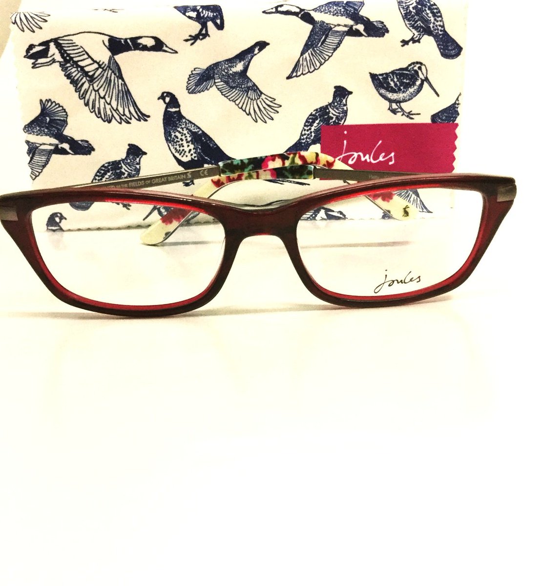 #fri-yayyy with our #newcollection of #joules #frames in #stock 😊 they are designed with stunning #sides and in a variety of colours 👓💜