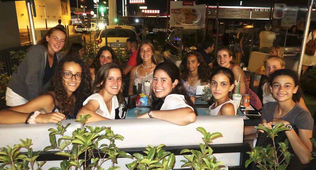 Ayer visita al Centro Comercial. No todo es tenis en el <a href="/CampustenisElia/">CampustenisEliana</a> . Lo pasamos en grande...