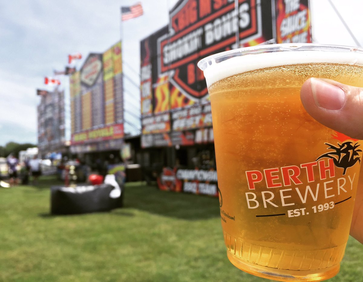 PerthBrewery's tweet photo. First pour of the weekend at #PerthRibfest2017!🍻🍖😎 https://t.co/a5FONL9rPt
