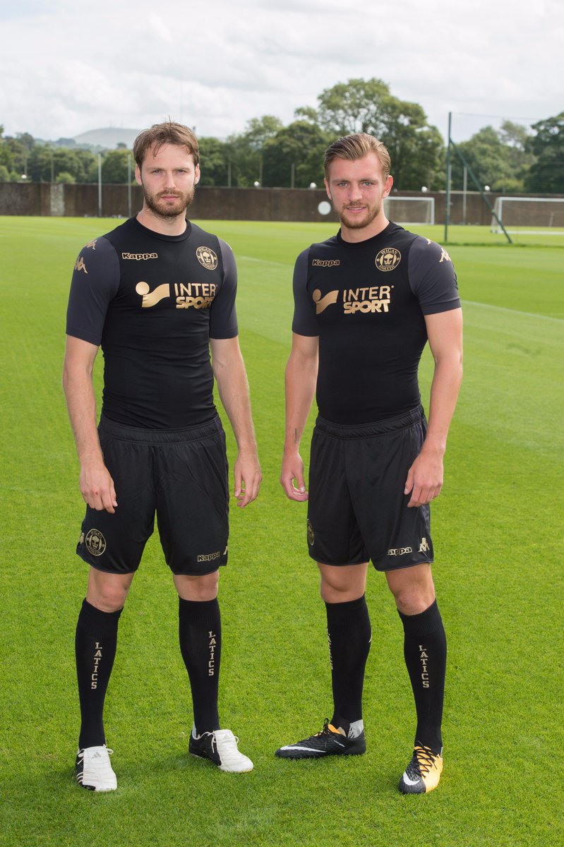 ⚫️ Want to win a new away shirt signed by <a href="/NPowell25/">Nick Powell</a> and <a href="/agilbey8/">Alex Gilbey</a>? 

RT this post to be in with a chance! Winner selected next week!

#wafc
