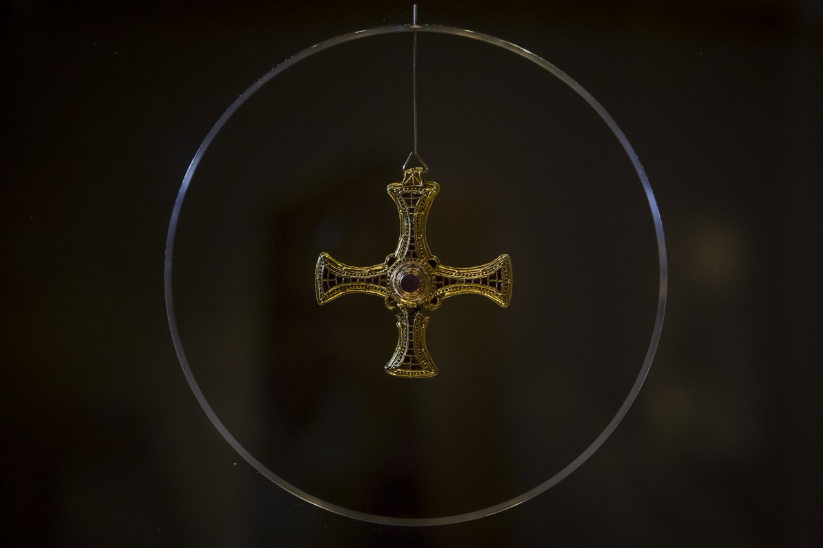 Durham Cathedral tweet media