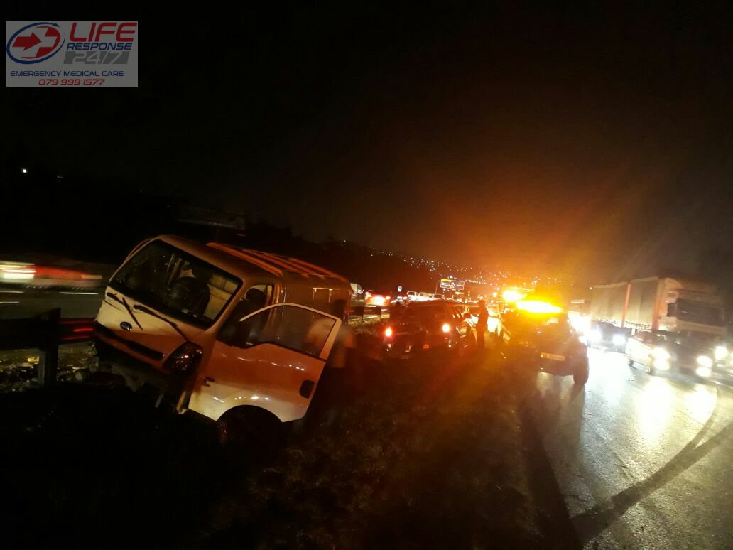 Mvc N2 South CLARE rd injuries.  Life Response transporting injured <a href="/FatalMoves/">The Fatal Moves Team</a> <a href="/pigspotkzn/">Pig Spotter KZN</a> @IamAlexSweet <a href="/EMERGCONTROL/">EMERGENCY CONTROL SA</a> @TrafficNewsFeed