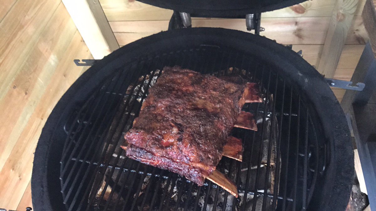 BarrySmith1970's tweet photo. Tonight on the @KamadoJoeUK it's a Jacobs ladder rubbed in #moomami @AngusandOink https://t.co/GIGBBcZC7w