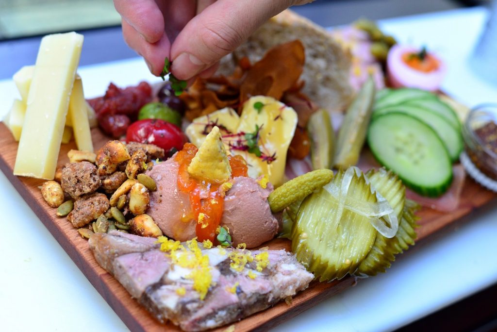 FlicksandFood's tweet photo. Don't miss out on the exciting #CharcWeek featuring more than 30 Restaurants mostly in San Antonio @EsquireTavern https://t.co/ejr4rkmKtl https://t.co/xppq2DlxiM