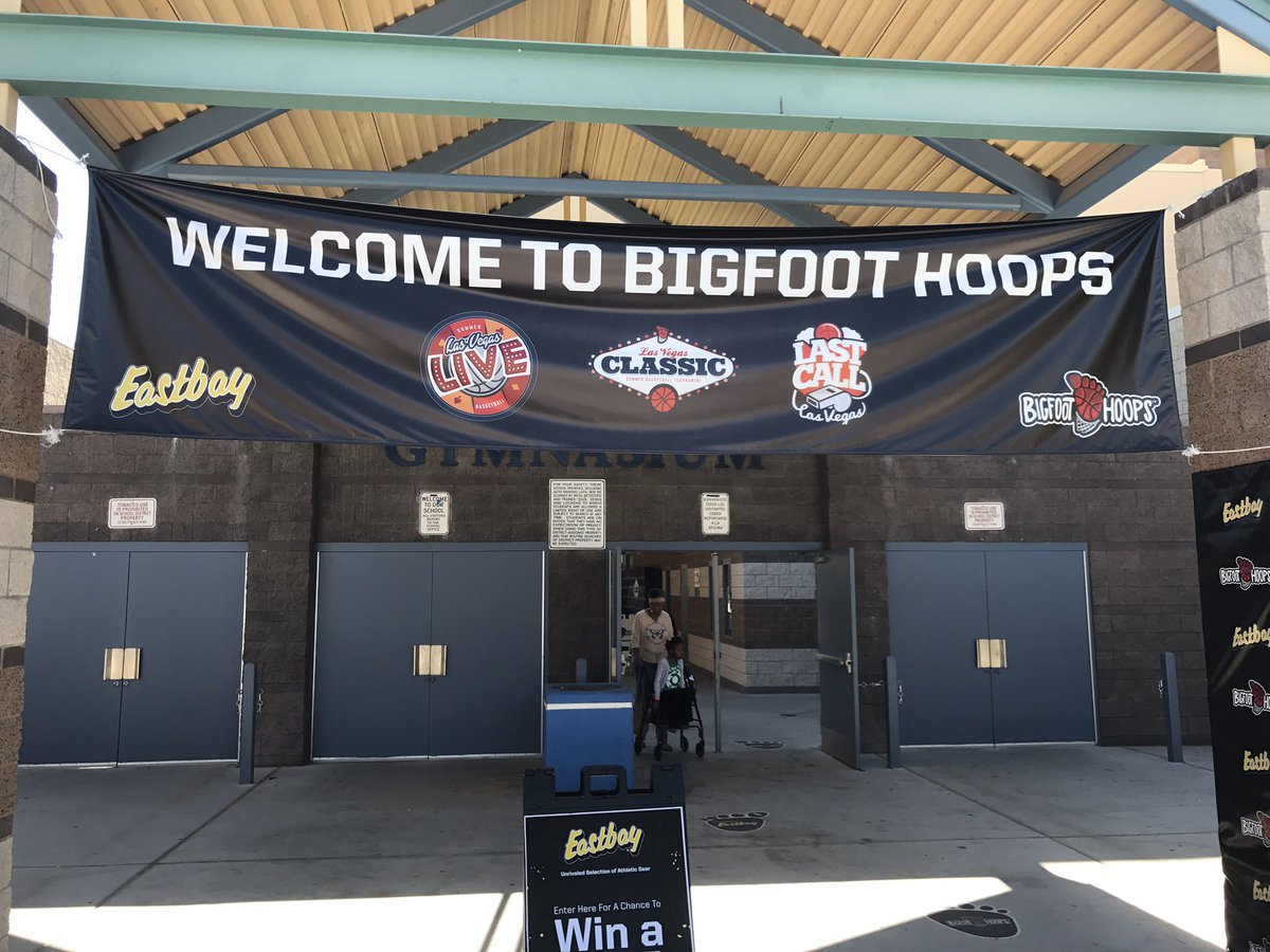 accessbball's tweet photo. Watching @CalSupremeBball vs #makan @BigfootHoops Pretty good game so far... #bigfoothoops #playbigvegas #accessbball https://t.co/kytBGOz70x