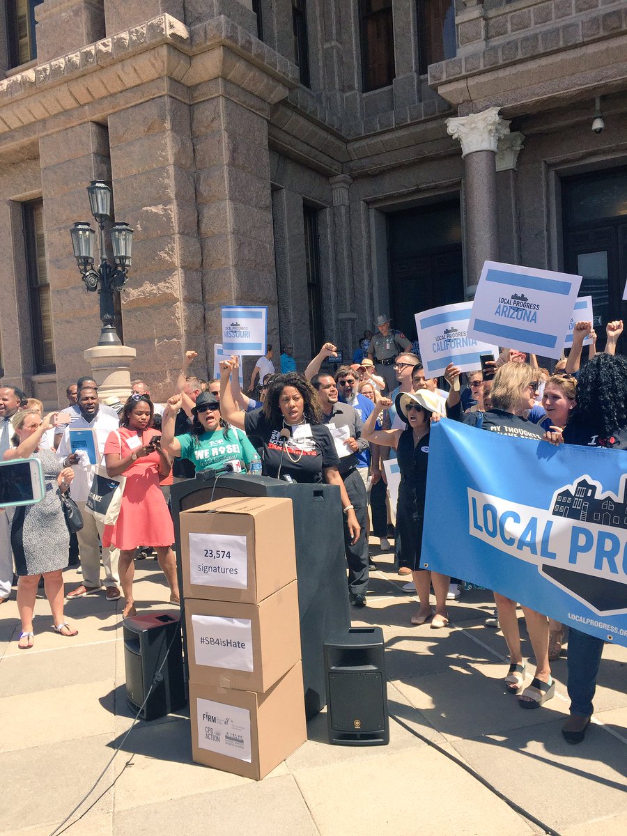 ProgressiveChi's tweet image. .@ward32chicago @35th_Ward @45thWardChicago stand w/@LocalProgress to say NO to TX's "Show Me Your Papers" law. #sb4ishate #localprogress17