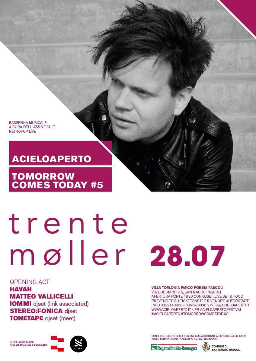 TonetapeReal's tweet photo. Date 010 @TonetapeReal 
#raw #music 
Few minutes c/o Villa Torlonia
#MEET
Special guest @trentemoeller live! https://t.co/YoS42GU0wB