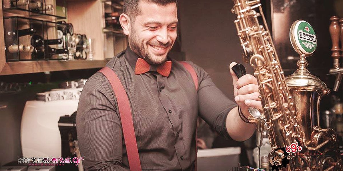 exallo's tweet image. If you're going out on a Friday night for drinks, do it in style #mensfashion #mensstyle #menswear #bowties #tgif #Friday #mood #accessories