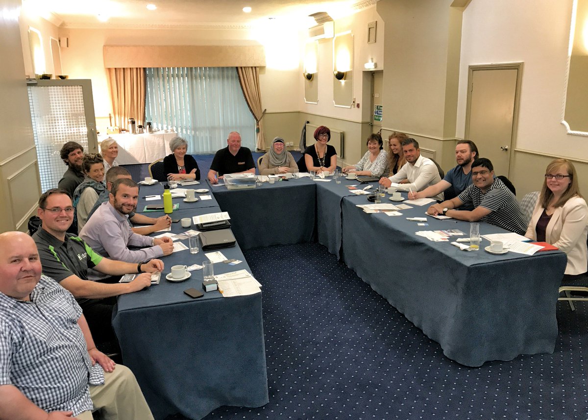 networkb2btees's tweet photo. Another great turn out this morning - plenty of business to talk about and share ideas. Great to see some new faces too! #TeesHour #TeesBiz https://t.co/BXl8dYEiyR