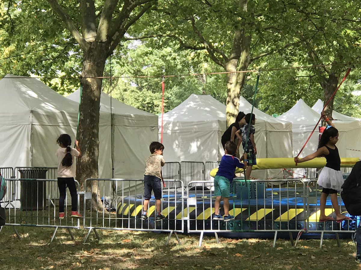 FatimaAmarir's tweet photo. .@VilleArgenteuil pose cette semaine sa #Caravane d'Eté dans le quartier du Val Nord avec de nombreuses attractions dont l'#acrobranche . https://t.co/uaQvD9dd4S