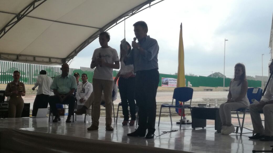 serpilo_paga's tweet photo. Beneficiarios #SerPiloPaga de la @UninorteCO, estuvieron en la inauguración de la Institución Educativa Villa Olímpica en Galapa, Atlántico. https://t.co/GjrrvE6Xli