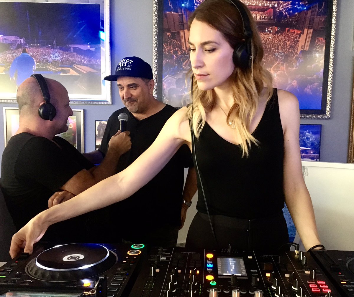 ibizasonica's tweet photo. Compartiendo una tarde "especial y espacial" con @DJBEHROUZ y @SannaLaFleur desde @SpaceIbiza #Spacewarehouse> https://t.co/Brlrv9CKhA https://t.co/8GLdSod95O