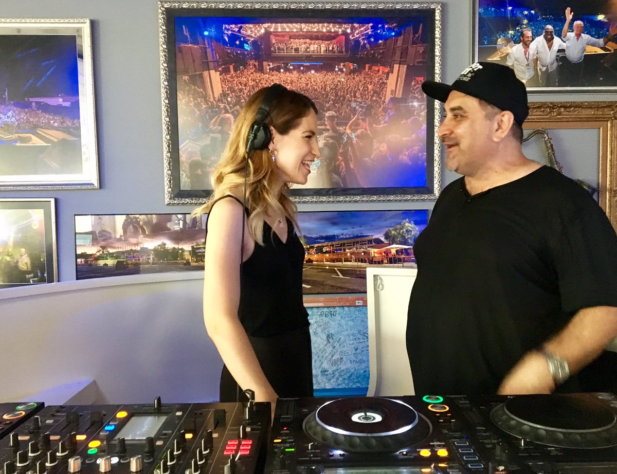 ibizasonica's tweet photo. Compartiendo una tarde "especial y espacial" con @DJBEHROUZ y @SannaLaFleur desde @SpaceIbiza #Spacewarehouse> https://t.co/Brlrv9CKhA https://t.co/8GLdSod95O