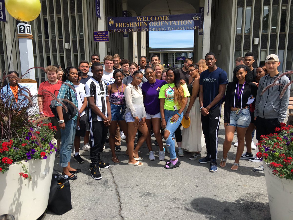 OL_BettyD's tweet photo. Last Freshman Summer Orientation Session 😢 can't wait to see them in the fall!! 🙌🏾 #Classof2021 #Woulddoitalloveragain #UAlbany https://t.co/NpenYkaw7g