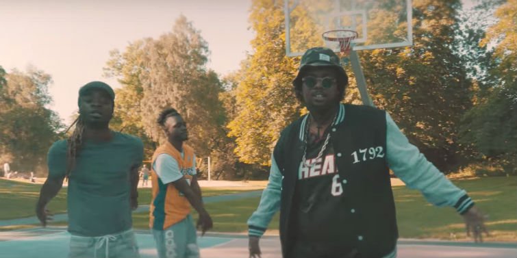 Norsk videopremiere: Når jenter gjør deg vill 😍 730.no/musicitem.aspx…