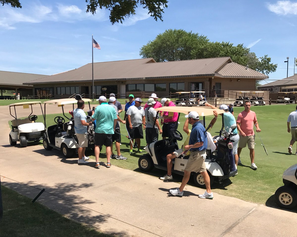 KenBlalock's tweet photo. This is how they do it at #CottonwoodCreek. It takes a legal pad & a gaggle to get the bets. #VirginGoAround #HackersFriday https://t.co/EmFxToCins