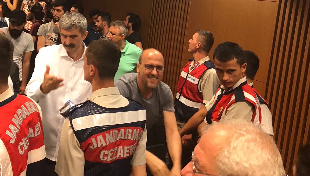 taylan1789's tweet photo. İnsan bitmez. https://t.co/RdSEzrz4Y9
