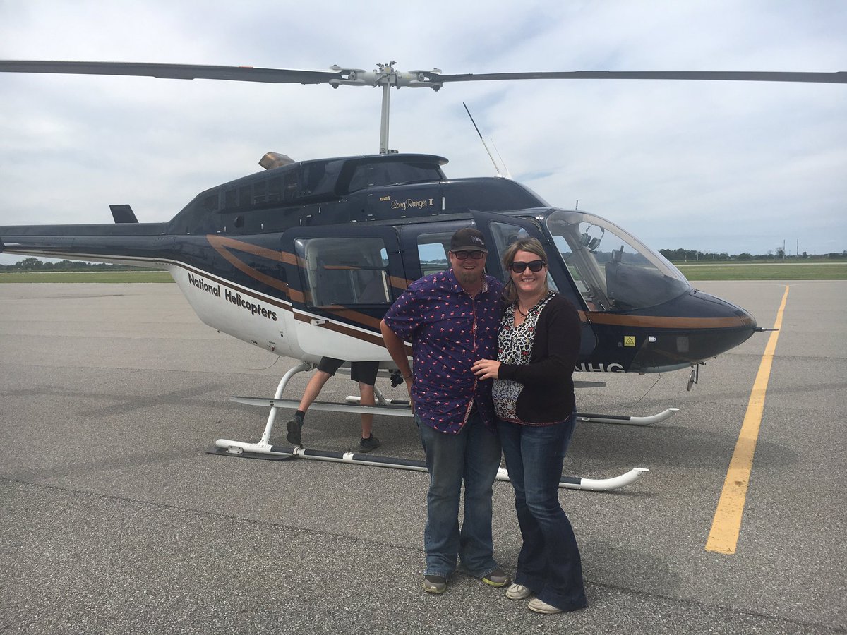 mary_reints's tweet photo. What a great time in Canada! #firsthelicopterride #NationalHelicopters https://t.co/4PzqijWzzO