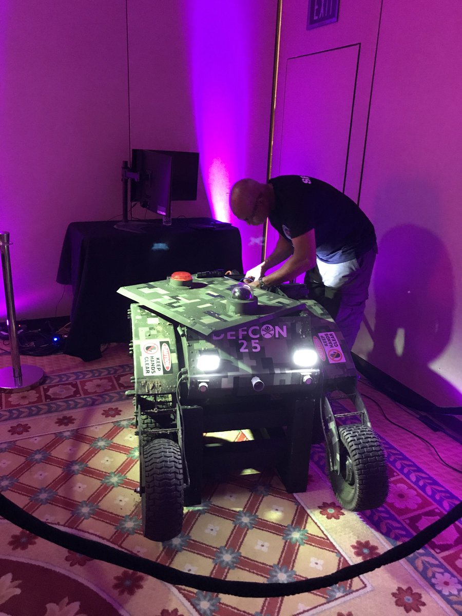 darinandersen's tweet image. Crunch time @Defcon @IoTVillage setting up #NXTRobotics Scorpion 🦂 next to main stage