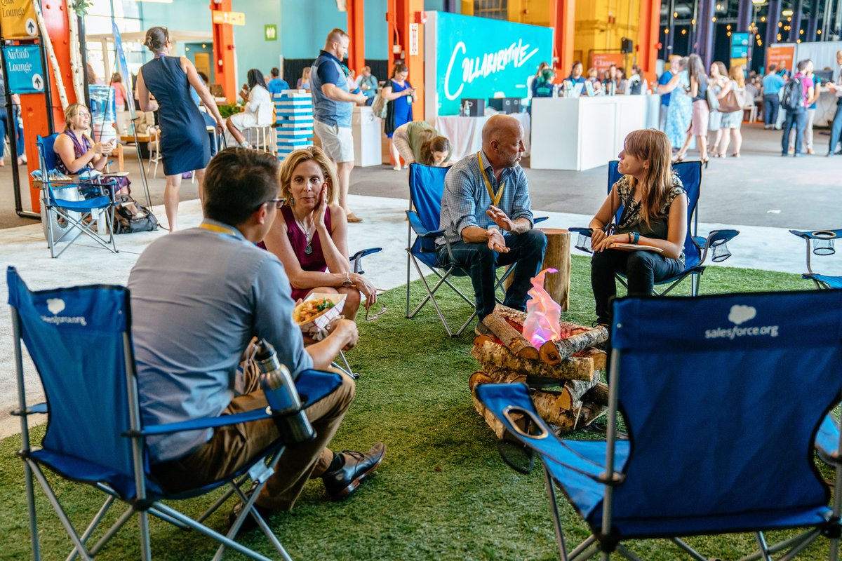gofundme_pro's tweet photo. #FridayFeeling: Missing being at the #Collaborative17, so here are #FlashBackFriday moments! Get ready for 2018 >> https://t.co/WhTsLLEXXv https://t.co/OQmYwgvYfd