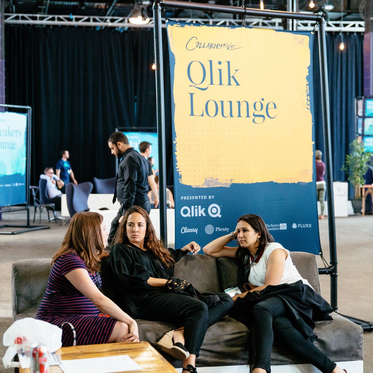 gofundme_pro's tweet photo. #FridayFeeling: Missing being at the #Collaborative17, so here are #FlashBackFriday moments! Get ready for 2018 >> https://t.co/WhTsLLEXXv https://t.co/OQmYwgvYfd