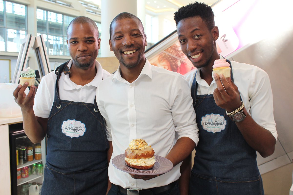 Homaira Khan tweet media