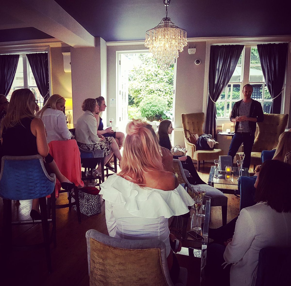 llcnorwich's tweet photo. Brilliant talk from Simon @NorwichMind on Femininity in Business at Lunch Club today. Lots of attention to our first male speaker 😄 https://t.co/NDXQUlVem1