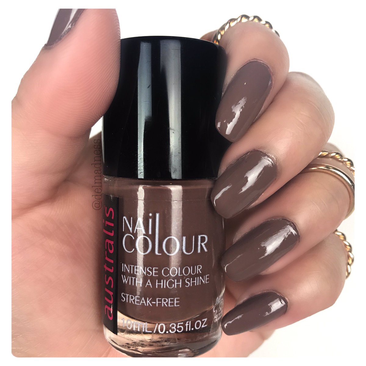 delmadnesss's tweet photo. Wearing @LoveAustralis nail colour in the shade "Taupado"
#nailpolishaddict #nailsdone #australiscosmetics #currentnails https://t.co/8xdYtmNPBu