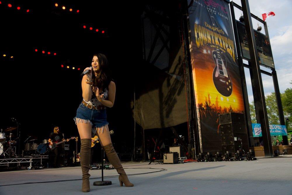 Jess Moskaluke (@jesmoskaluke) on Twitter photo <a href="/jesmoskaluke/">Jess Moskaluke</a> giving the Country_Fest crowd one heck of a show a few weeks ago at #cfest2017! <a href="/jesmoskaluke/">Jess Moskaluke</a> giving the Country_Fest crowd one heck of a show a few weeks ago at #cfest2017!