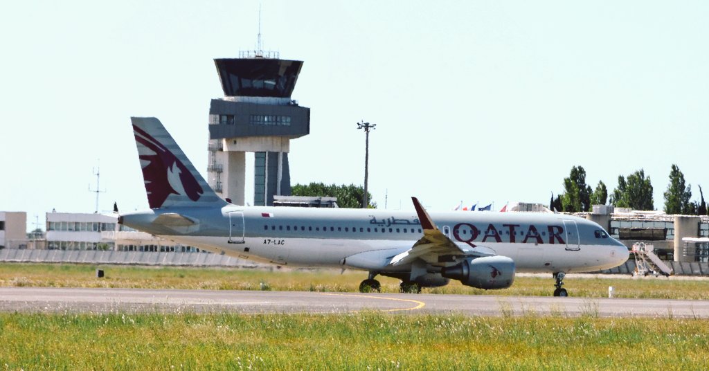 MPL_SPOTTER's tweet photo. Le voilà ! L'Airbus A320 Sharklets de @qatarairways à l'aéroport de Montpellier @MPLaeroport! https://t.co/NgzMIZ2EFG