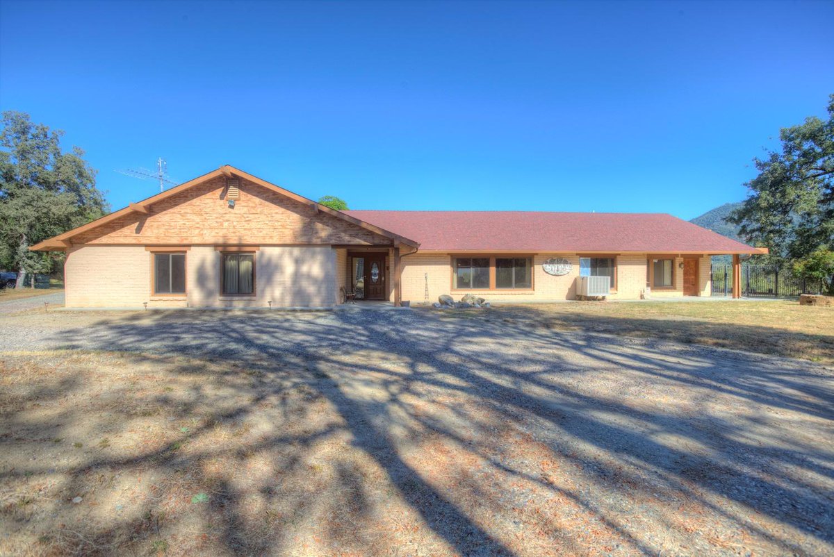 FoxenRealty tweet picture